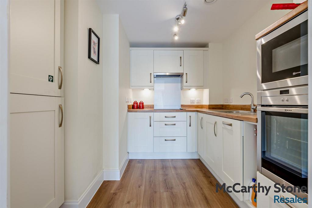 Kitchen: