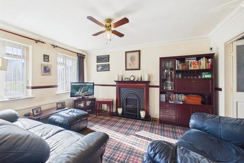 3 bedroom terraced house for sale, Witham Way, Aylesbury HP21