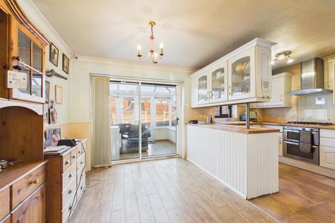 3 bedroom terraced house for sale, Witham Way, Aylesbury HP21