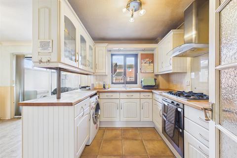 3 bedroom terraced house for sale, Witham Way, Aylesbury HP21