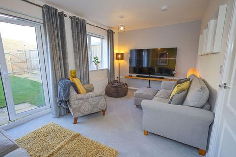 2 bedroom townhouse for sale, Forest Court, Huddersfield HD2