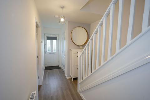 2 bedroom townhouse for sale, Forest Court, Huddersfield HD2
