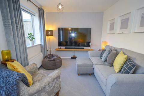 2 bedroom townhouse for sale, Forest Court, Huddersfield HD2
