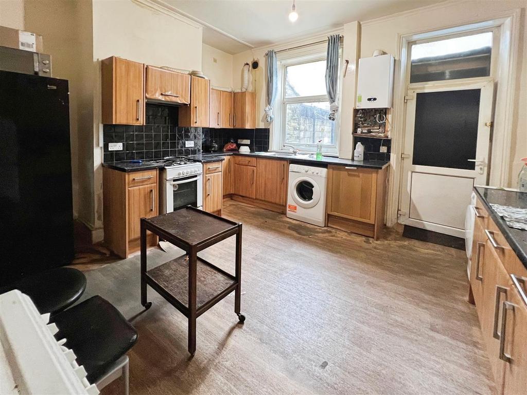 Communal Dining Kitchen