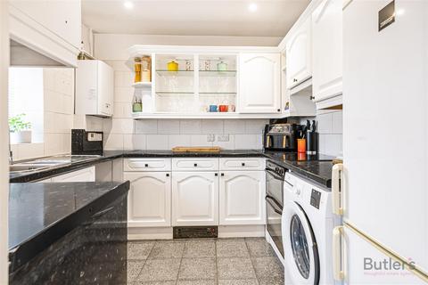 undefined, Darwin Close, Horsham