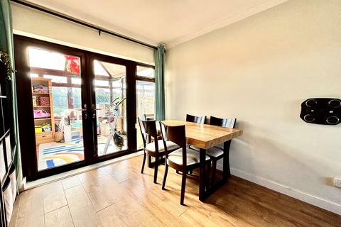 undefined, Manor Park, Maids Moreton, MK18