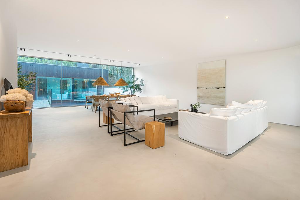Living/Dining Area