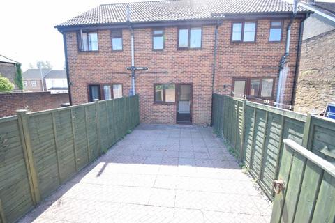 2 bedroom terraced house to rent, Lodge Close, Poole