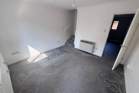 2 bedroom terraced house to rent, Lodge Close, Poole