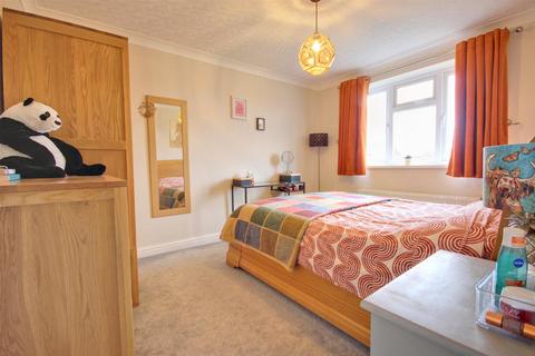 3 bedroom terraced house for sale, Grove Park, Beverley