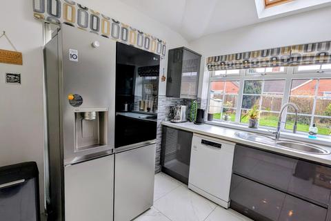 4 bedroom semi-detached house for sale, Mitford Road, South Shields, NE34