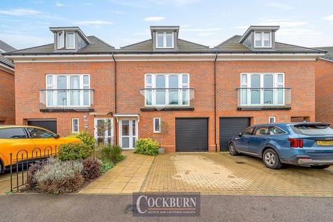 4 bedroom terraced house for sale, Holland Gardens, New Eltham, SE9