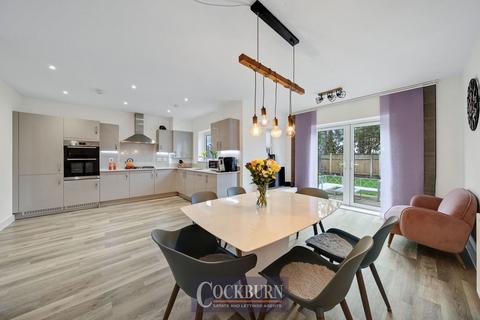 4 bedroom terraced house for sale, Holland Gardens, New Eltham, SE9