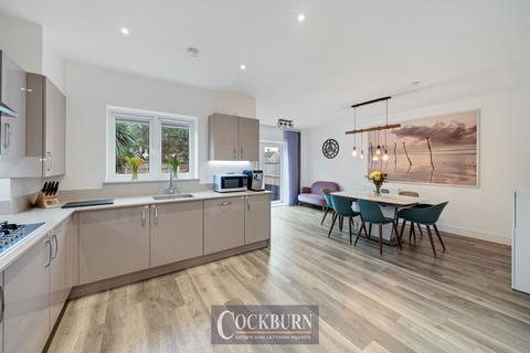 4 bedroom terraced house for sale, Holland Gardens, New Eltham, SE9