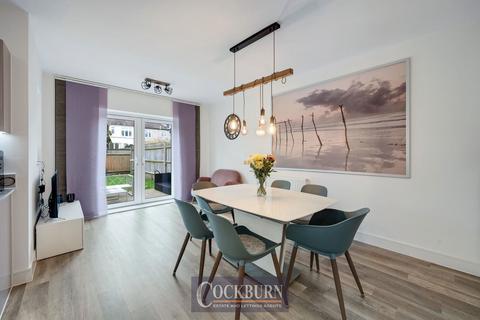 4 bedroom terraced house for sale, Holland Gardens, New Eltham, SE9