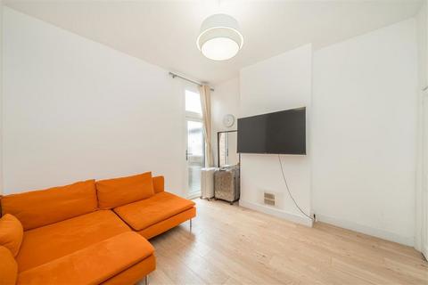 4 bedroom house to rent, Eastcombe Avenue, London SE7