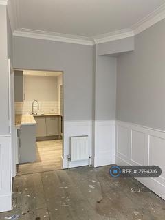 2 bedroom flat to rent, Conway Road, London, N14