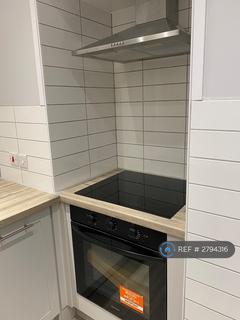 2 bedroom flat to rent, Conway Road, London, N14