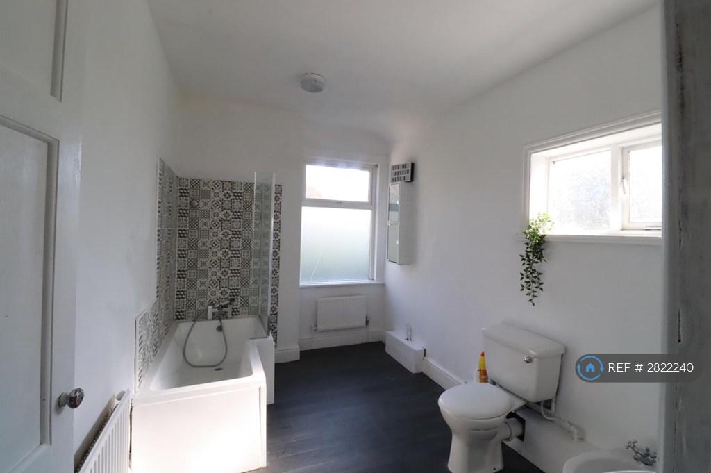 Bathroom - Large