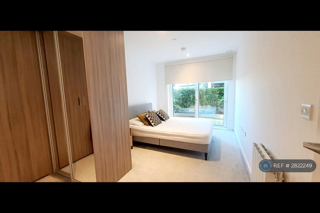 Master Bedroom &amp; Wardrobe