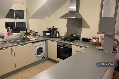 1 bedroom flat to rent, De Havilland Square, Ilford, IG1