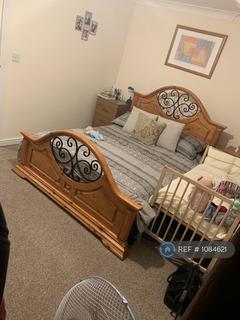 1 bedroom flat to rent, De Havilland Square, Ilford, IG1