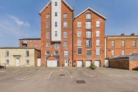 undefined, Commercial Road, Gloucester GL1
