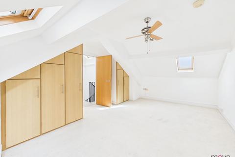 undefined, Commercial Road, Gloucester GL1