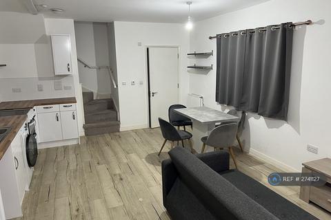 1 bedroom semi-detached house to rent, Truscott House, Barking, IG11