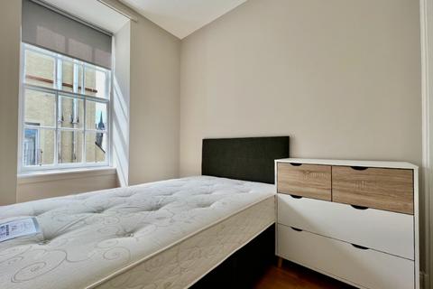 3 bedroom flat to rent, Blair Street, Old Town, Edinburgh, EH1