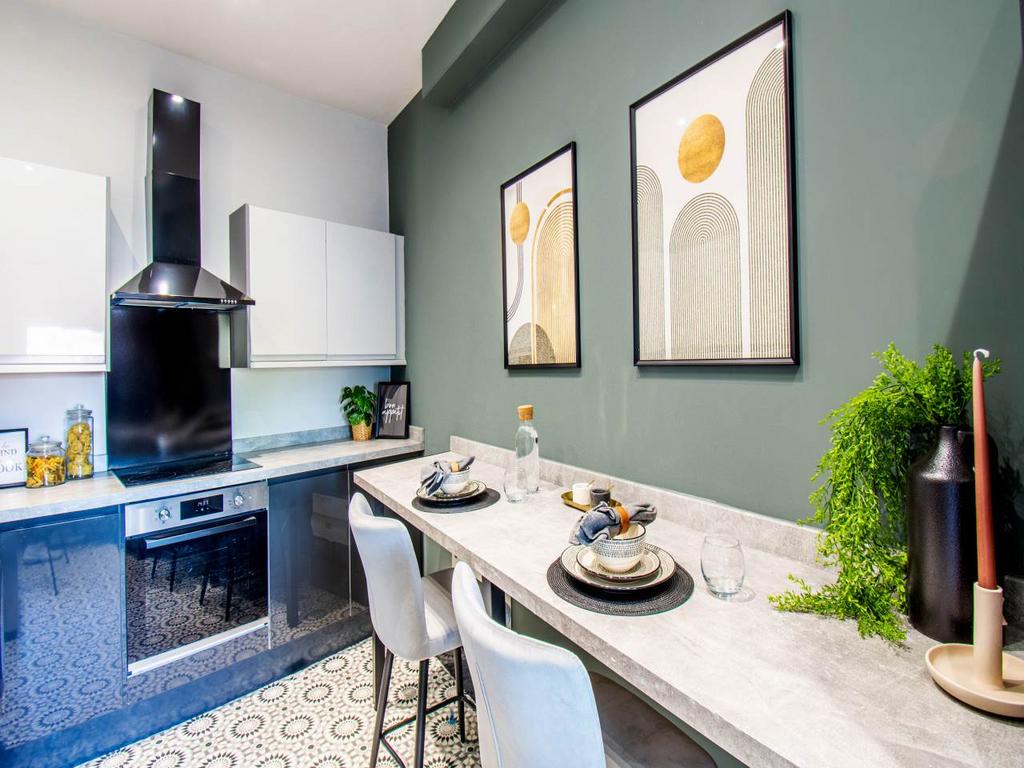 2 Highfield Crescent