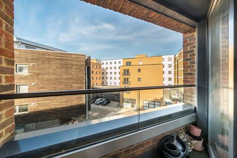 2 bedroom flat for sale, Holmes Road, London NW5