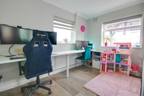 2 bedroom end of terrace house for sale, HAREFIELD! NO CHAIN! SOUTH FACING REAR GARDEN!