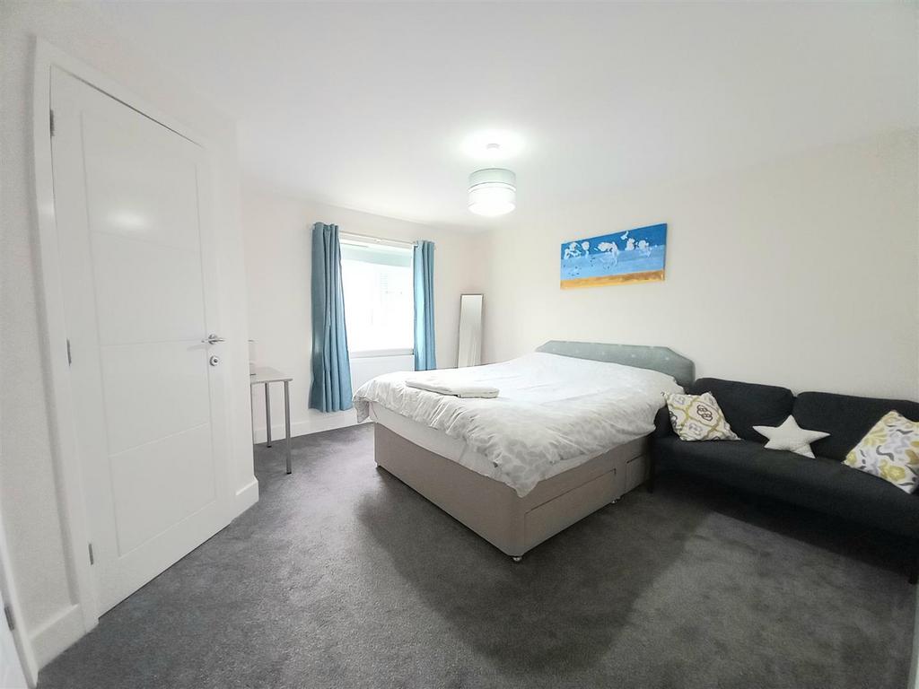 18 waterloo mas Bed.jpg