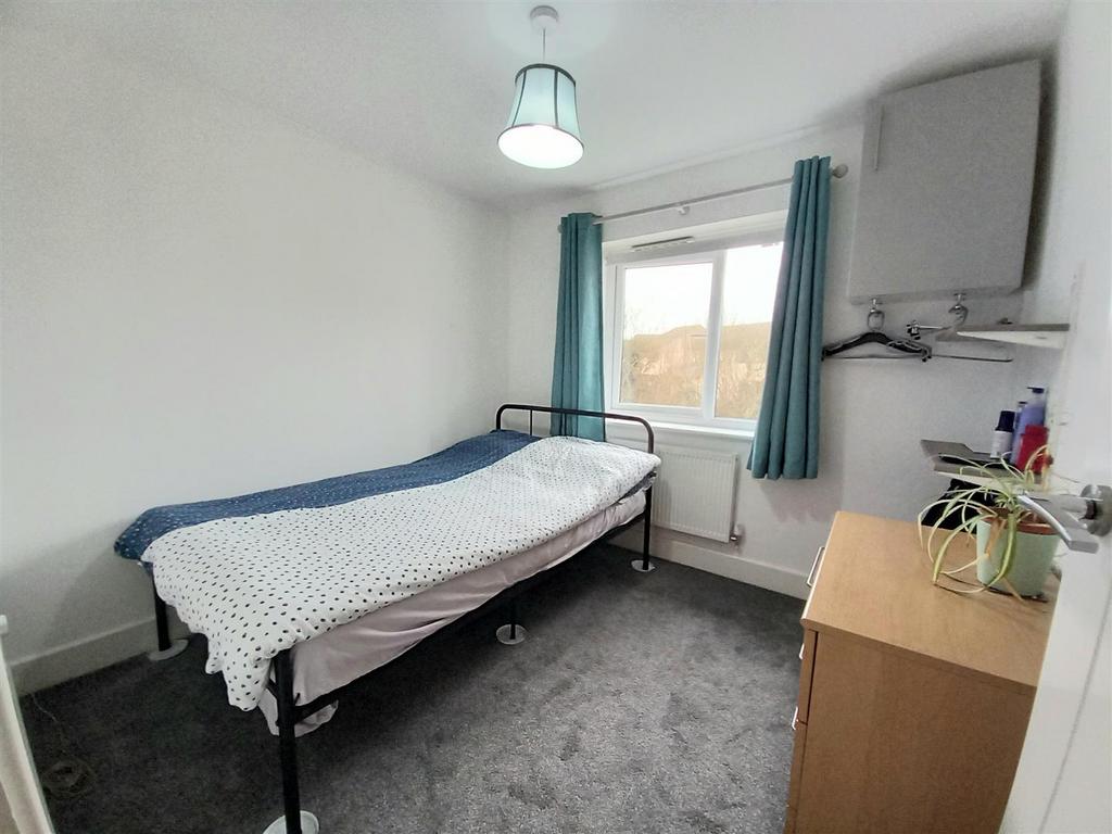 18 Waterloo Bed 2.jpg