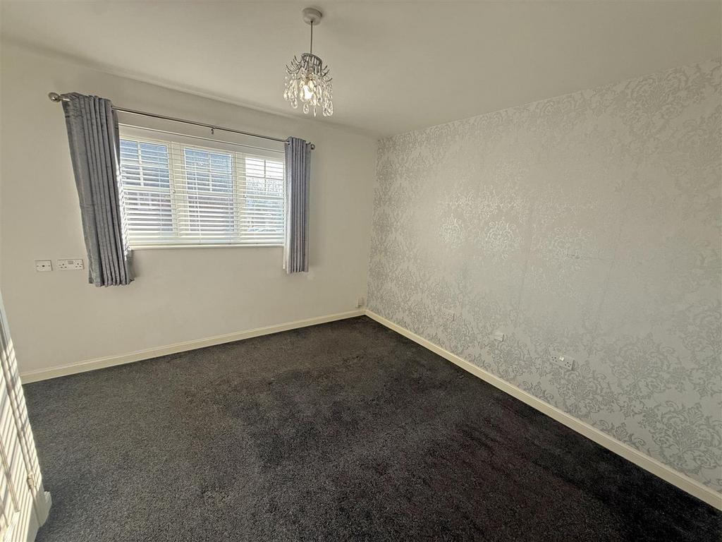 Bedroom 1.jpg