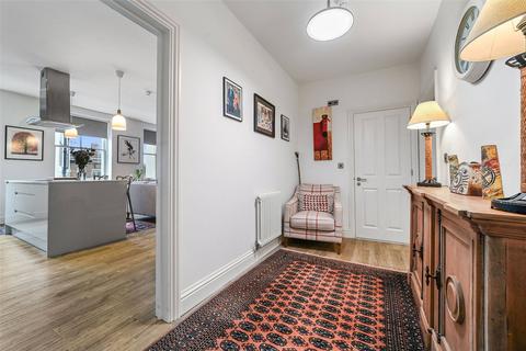 2 bedroom apartment for sale, High Street, Saffron Walden, Essex, CB10