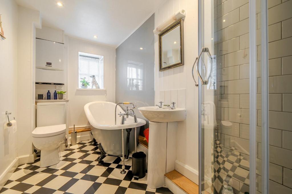 Family Bathroom.jpg