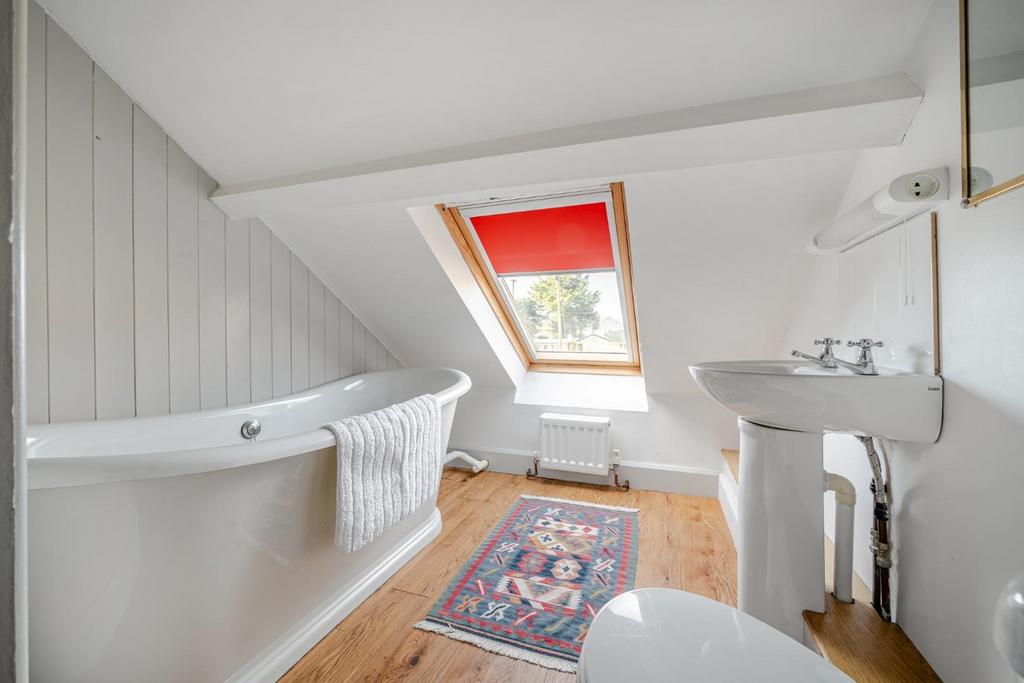 Second Floor Bathroom.jpg