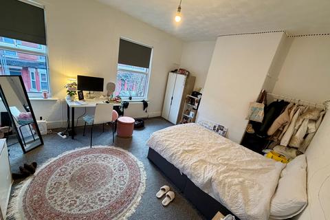 5 bedroom house to rent, Cawdor Road, Manchester, M14