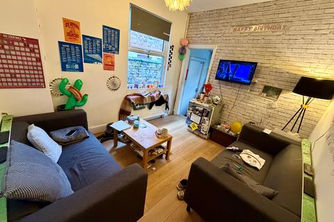 5 bedroom house to rent, Cawdor Road, Manchester, M14