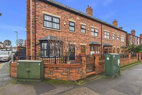 4 bedroom end of terrace house for sale, Knutsford Road, Grappenhall, WA4