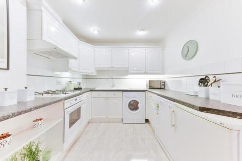 undefined, Albany Court, 18 Plumbers Row, London, E1