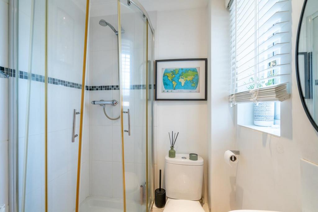 Shower Room.jpg
