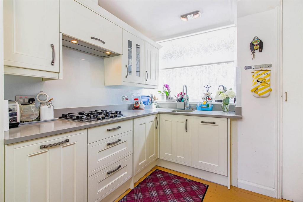 Kitchen2.jpg