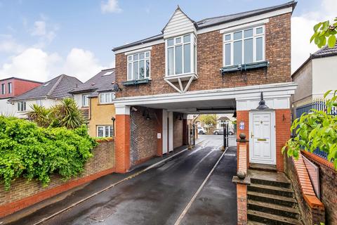 2 bedroom apartment to rent, Chichester Mews, Uffington Road, SE27