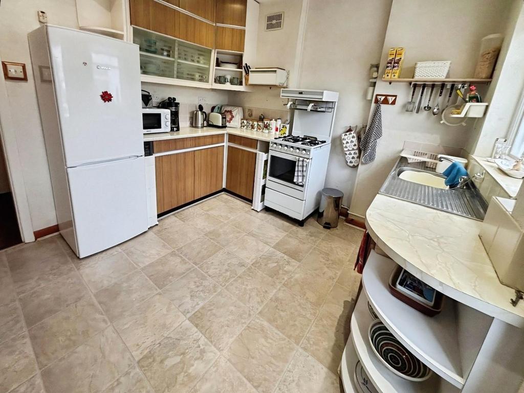 Kitchen 1