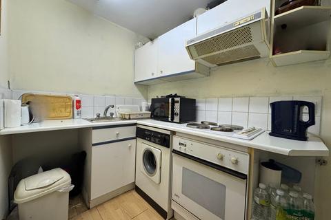 Studio for sale, Garfield Terrace, York, YO26