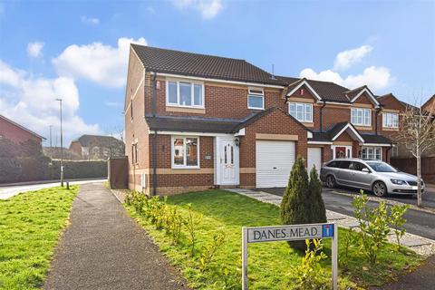 3 bedroom detached house for sale, Danes Mead, Cullompton