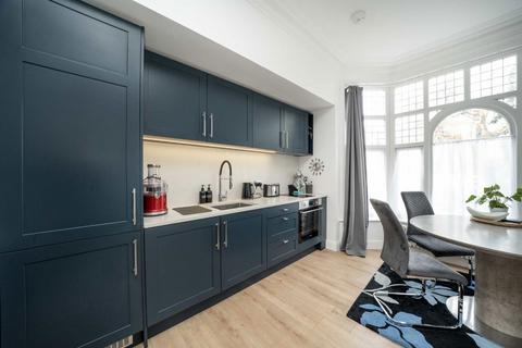 undefined, Hampton Road, Twickenham TW2